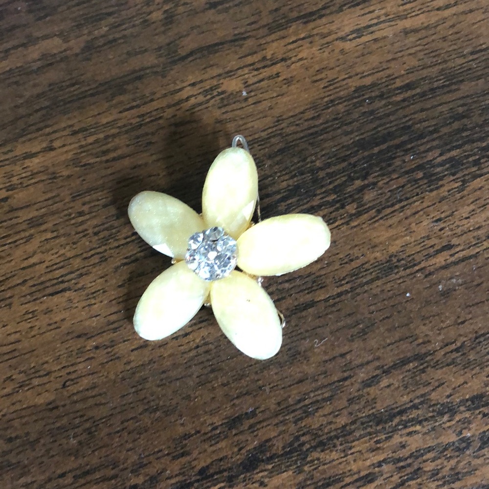 Shinning crystal hair clip